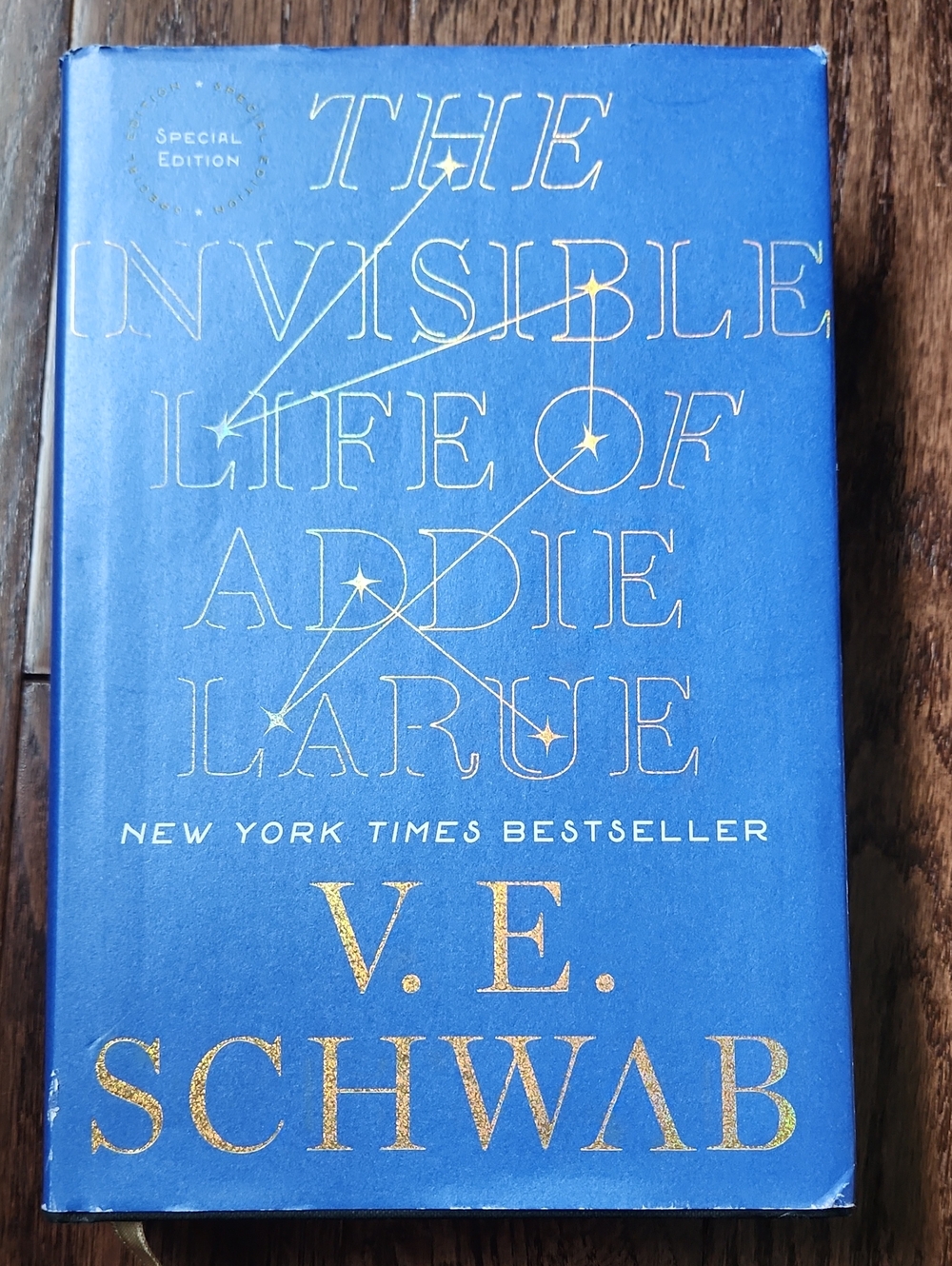 2/$22📗 The Invisible Life of Addie LaRue by V.E. Schwab
